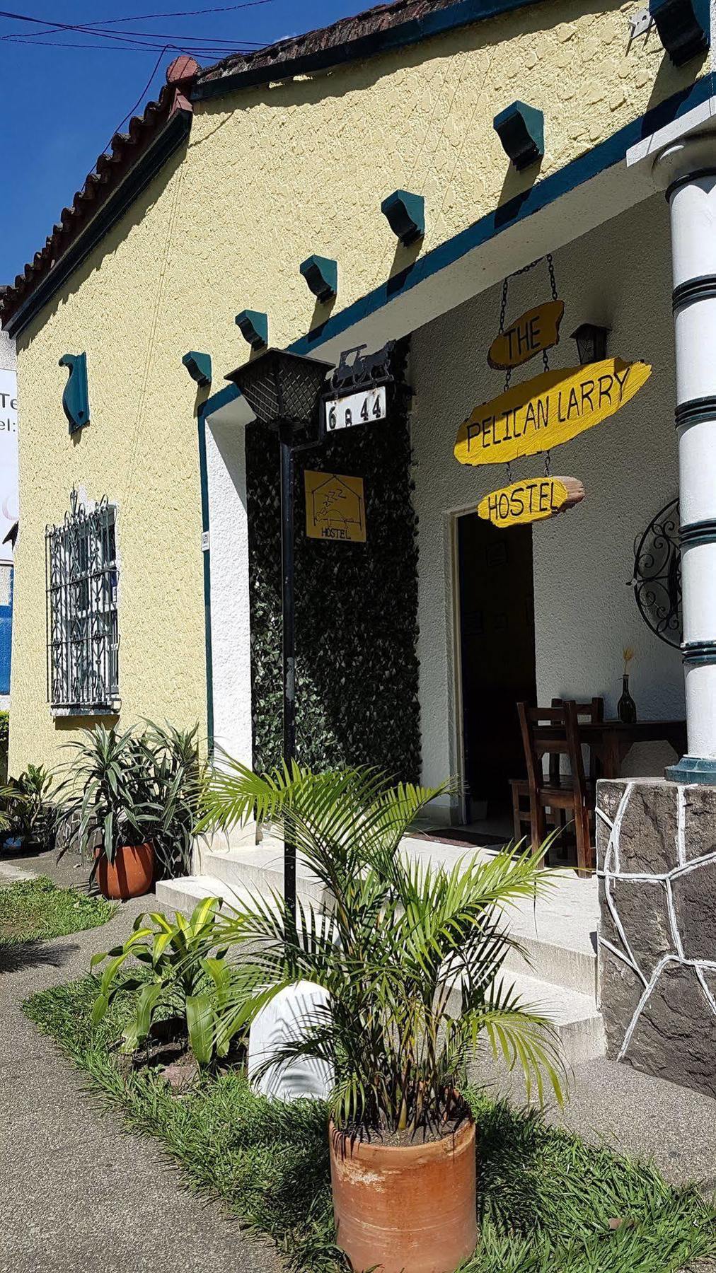 The Pelican Larry Hostel Cali Esterno foto