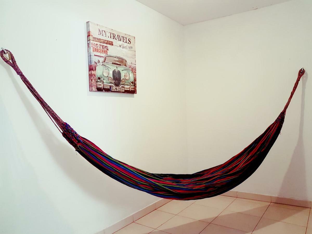 The Pelican Larry Hostel Cali Esterno foto